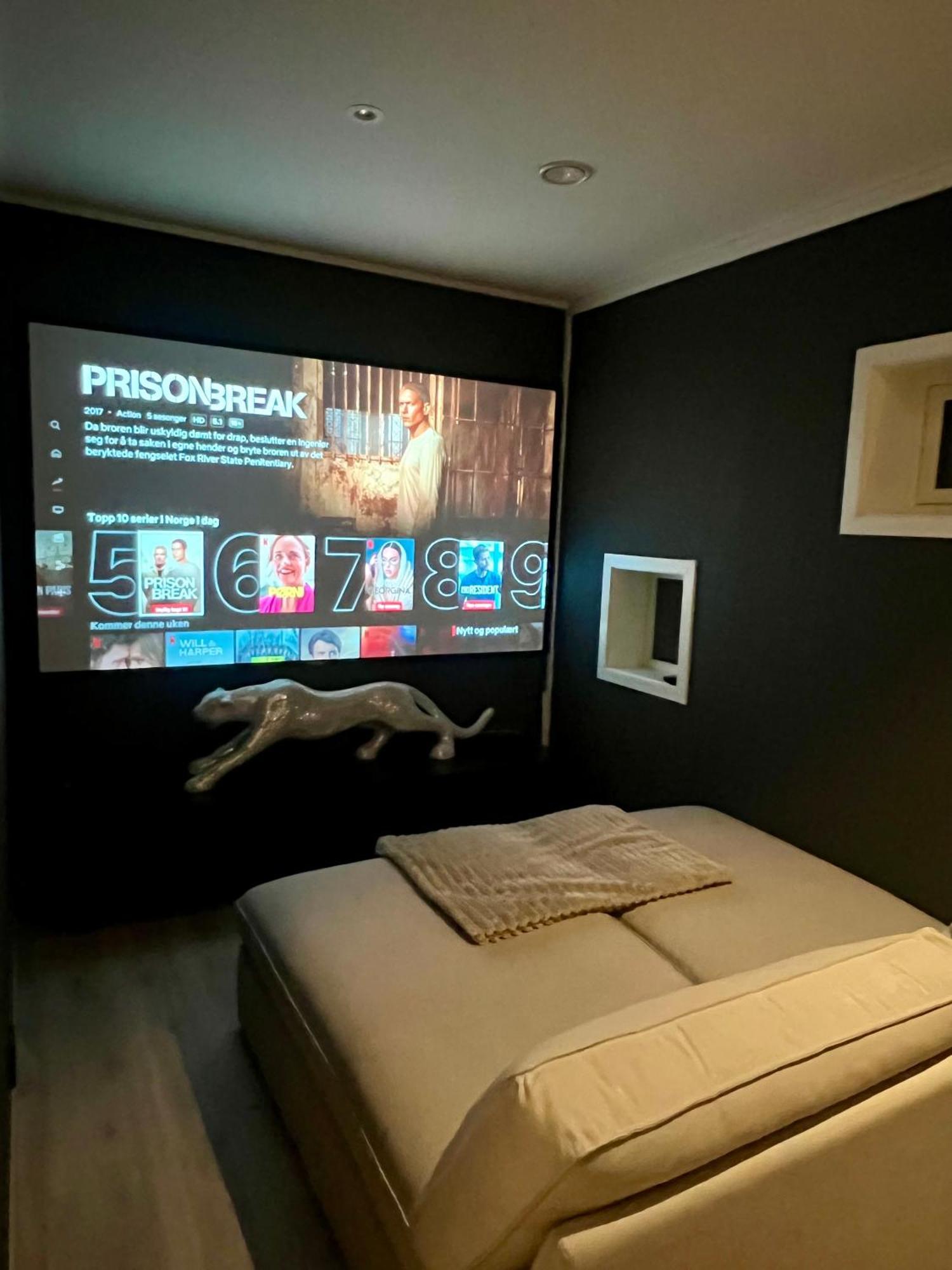 Moderne Hjem Med Hoy Standard Og Privat Takterasse